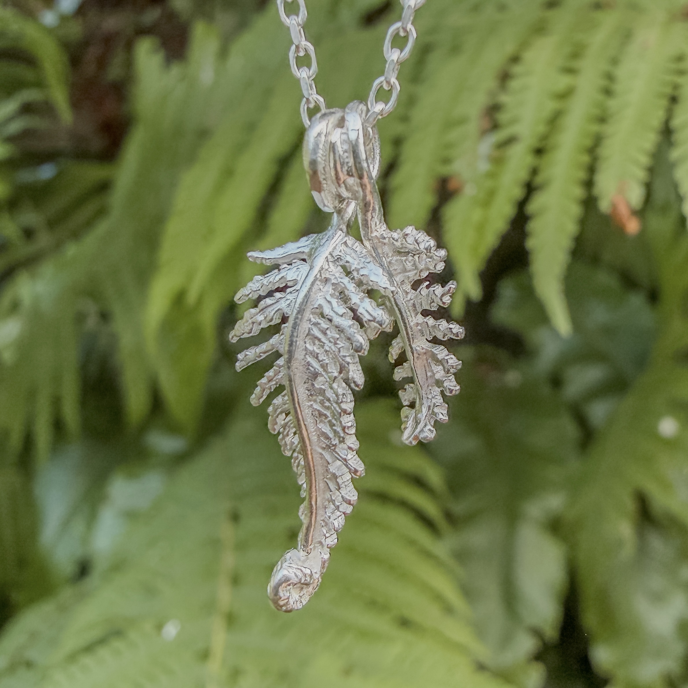 *New* *Big Two Ferns pendant - Image 3